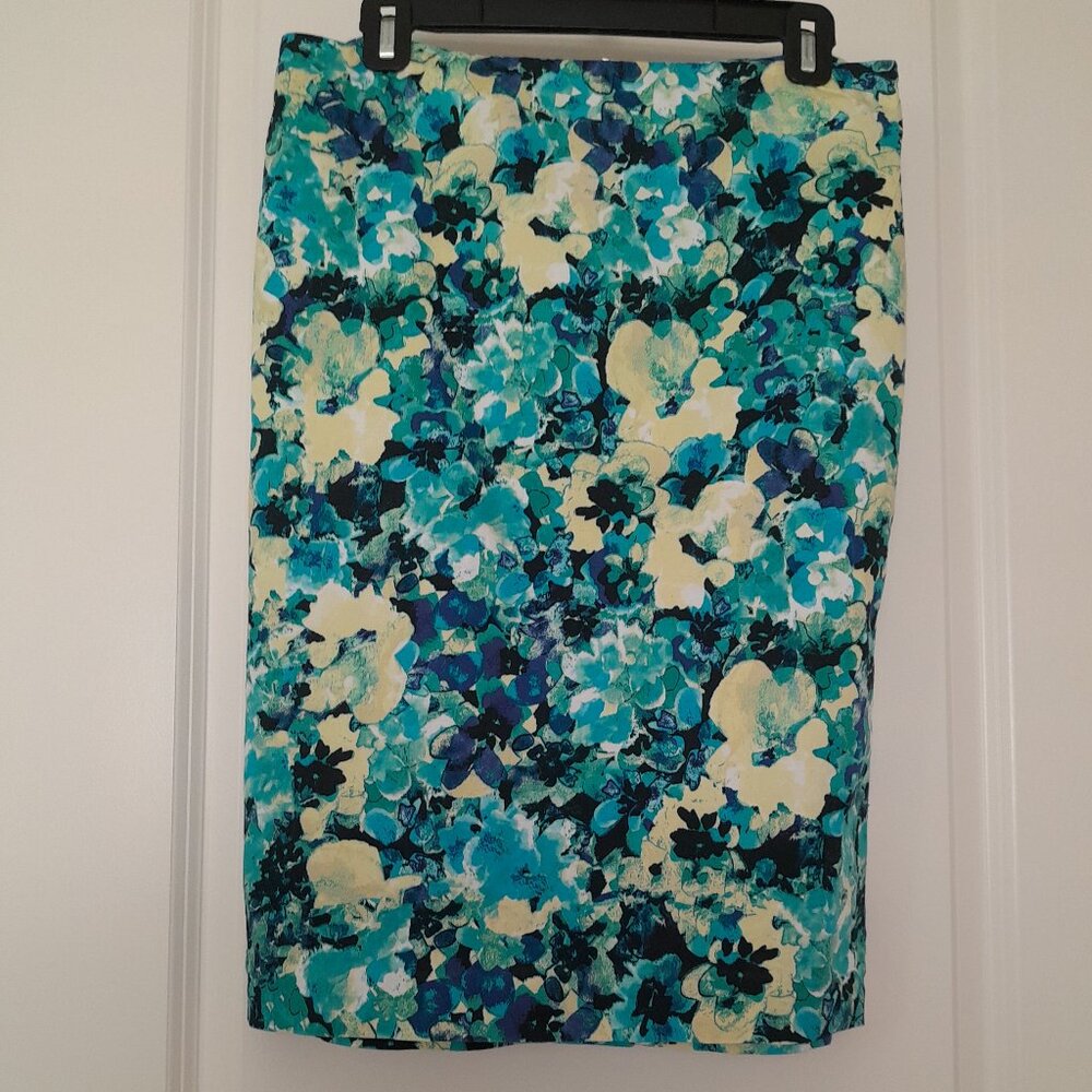 Ann Taylor Floral A-Line Skirt - 24" Length - Size 8